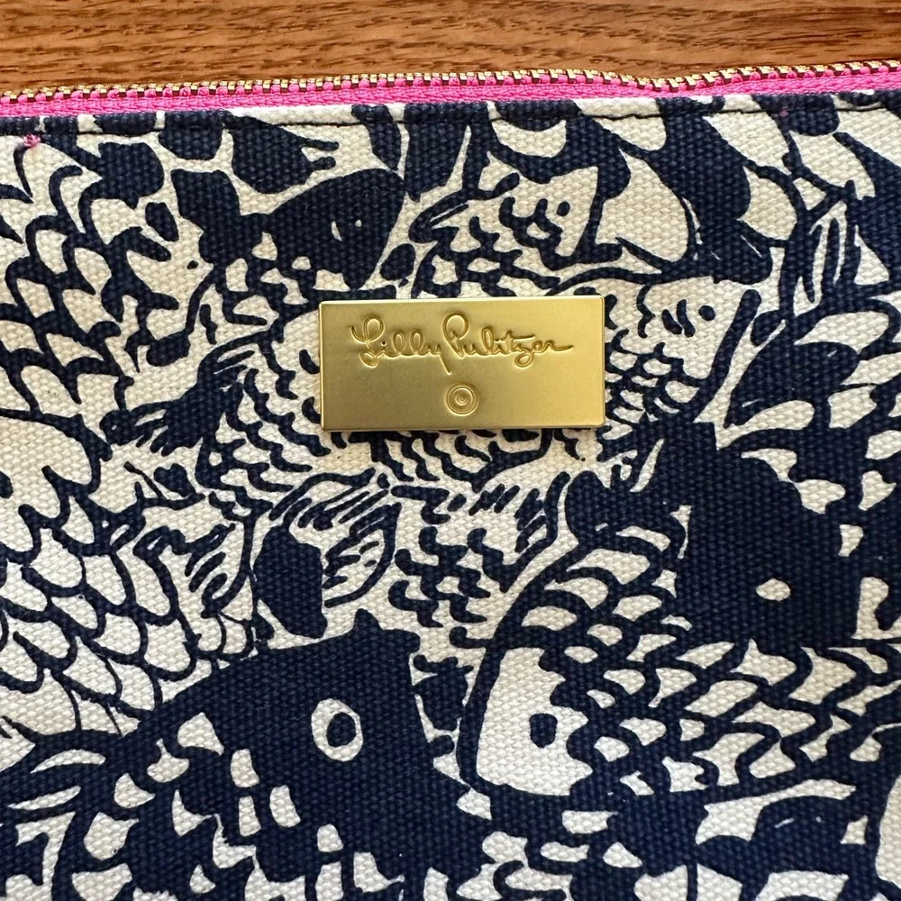 New Lilly Pulitzer Upstream Clutch Cosmetics Case.
